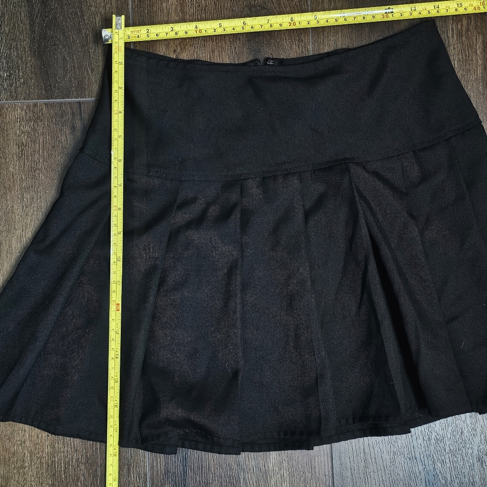 Black Pleated Skirt - Picture 3 of 5
